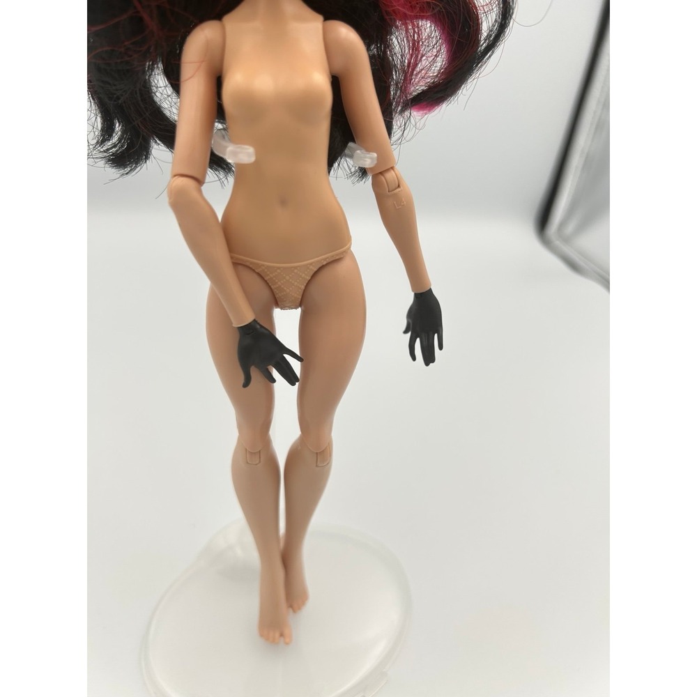 Ever After High Nude Lizzie Heart fashion doll - Picture 3 of 5